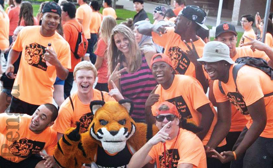 Students with Benny at new student orientation