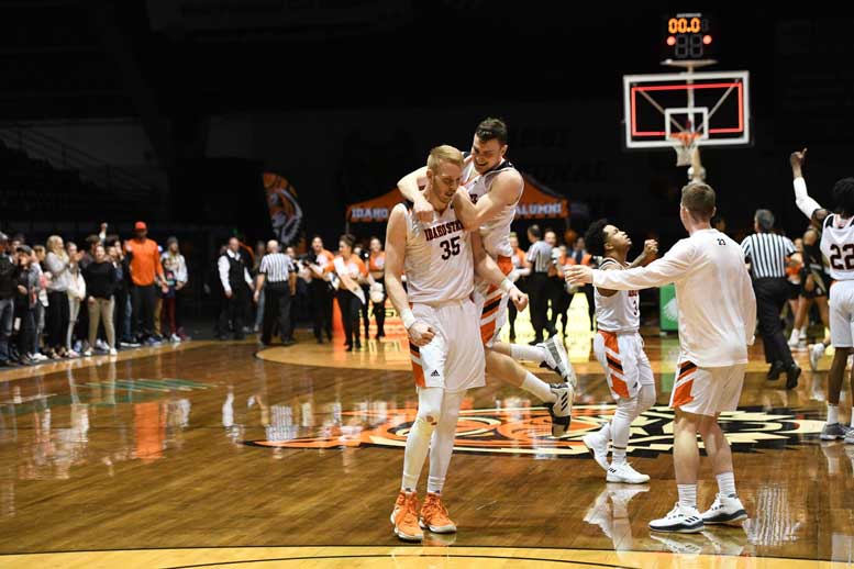 ISU players celebrate their victory.  