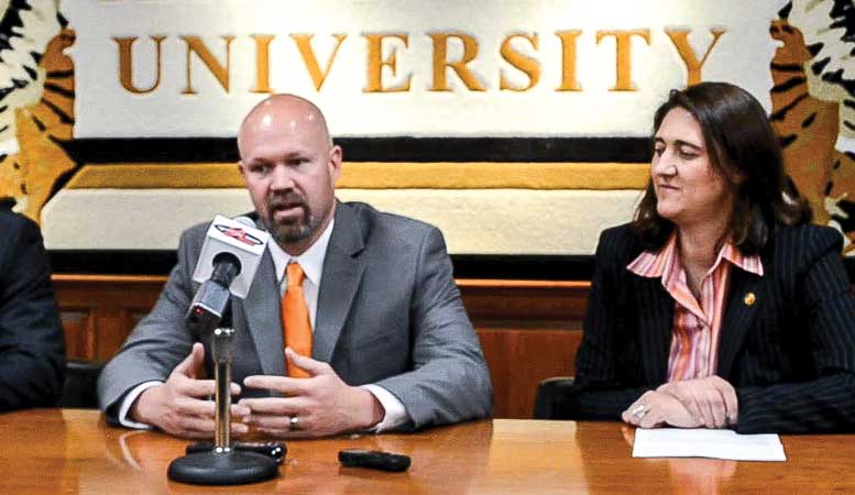Head volleyball coach Rick Reynolds and Interim Atheletic Director Pauline Thiros Photo 