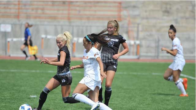 Featured: Brooke Kortekaas (4)  