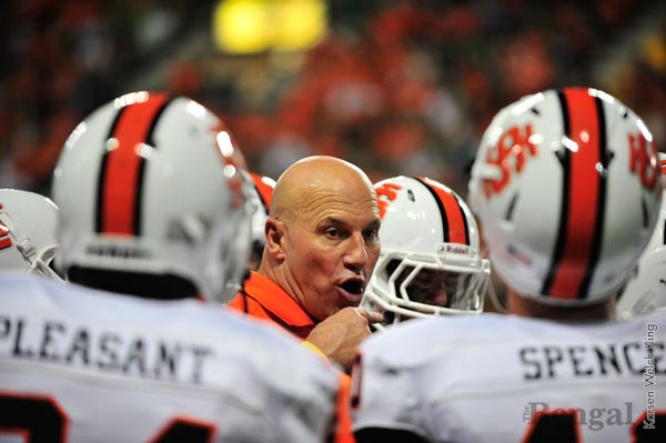 Opinion: Departing Football Players a Cause for Concern