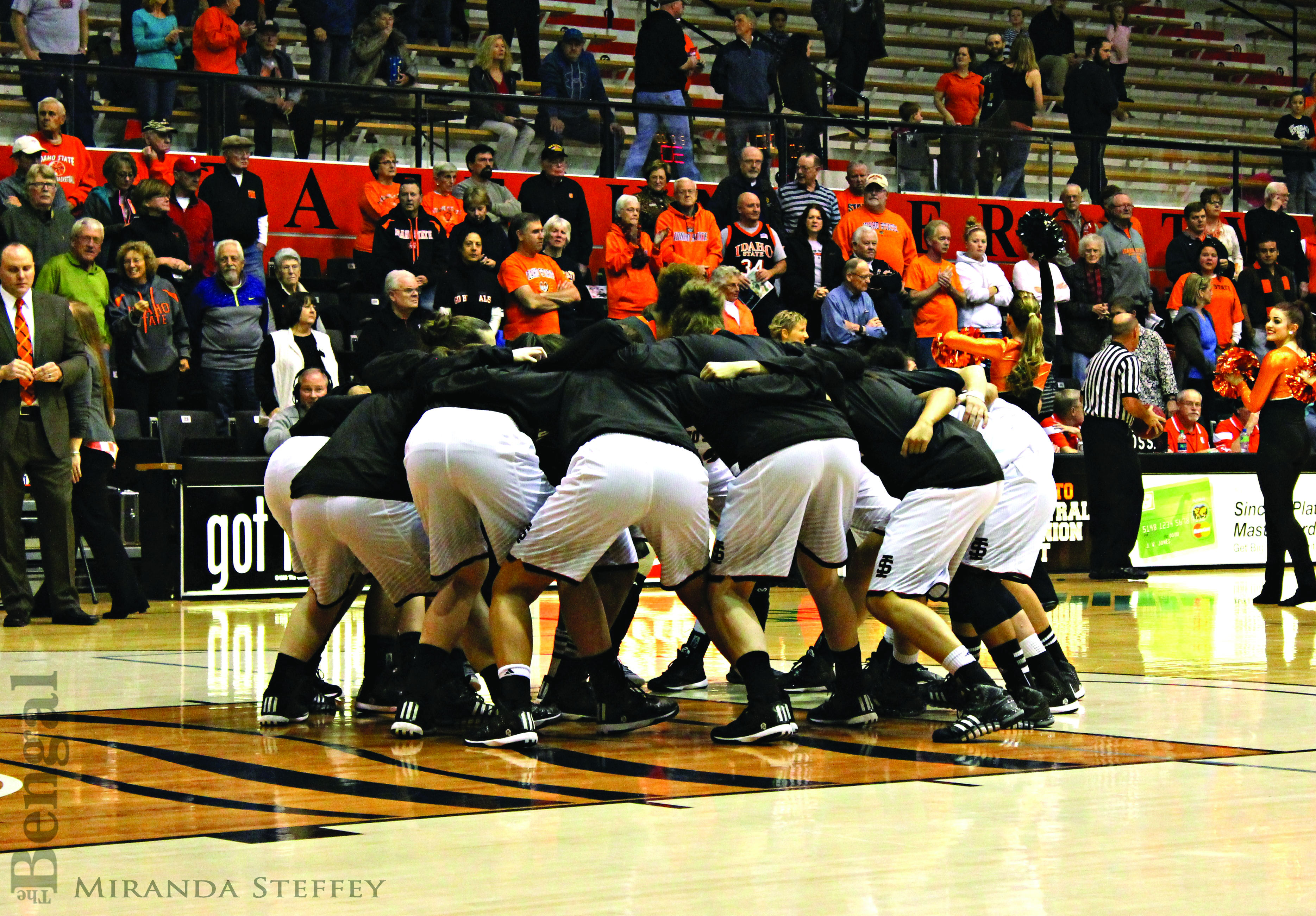 WOMEN’S BASKETBALL PREVIEW: SOBOLEWSKI DOWNPLAYS UofI RIVALRY, LOOKS TO USE DEPTH IN 2016