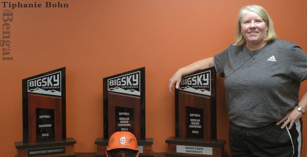 SOFTBALL SEASON PREVIEW: YOUTH TURNING TO EXPERIENCE