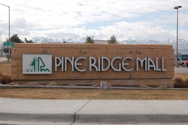 Pine Ridge Mall sign.