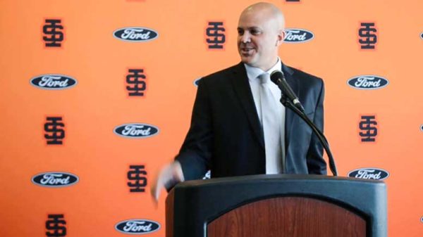 Ryan Looney hired as men’s basketball head coach