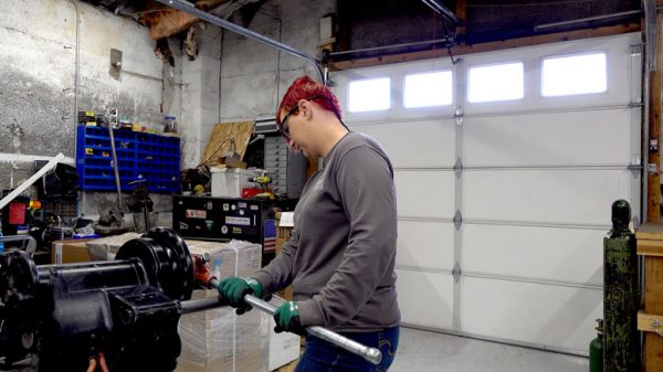 Women laborers deconstruct gender roles